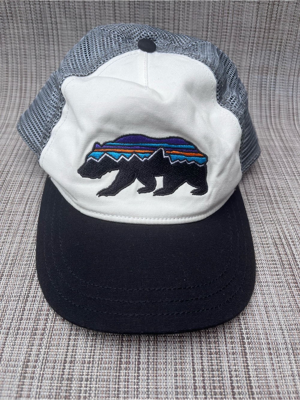 Patagonia Kids Fitz Roy Bear Trucker Hat White Black Mesh Snapback